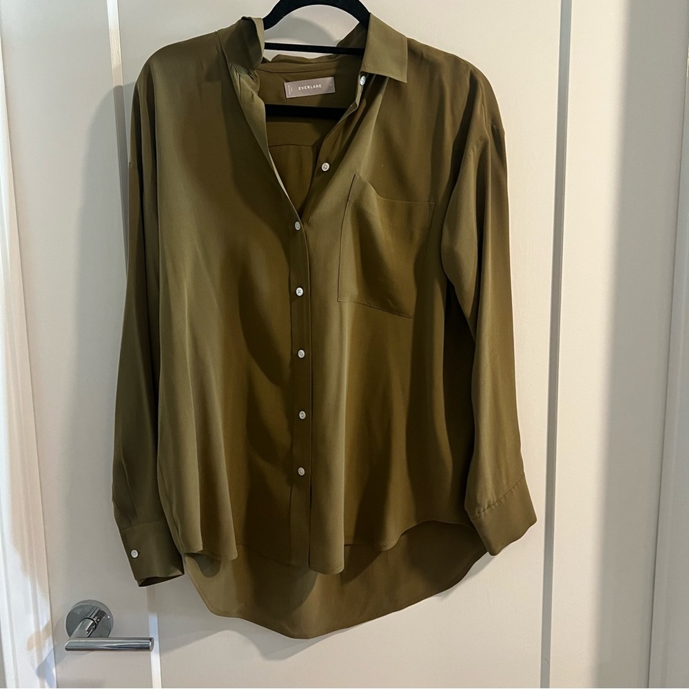 Everlane silk long sleeve shirt olive green size 2